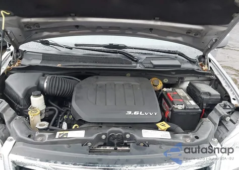 2016 Chrysler Town & Country Touring z USA, uszkodzony, nr VIN 2C4RC1BG0GR306291